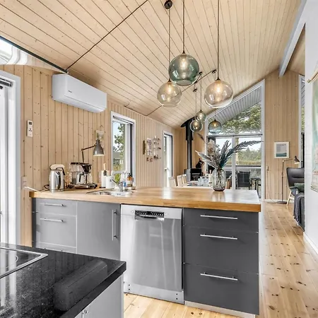 Carlina - 700m To The Fjord By Interhome Løgsted